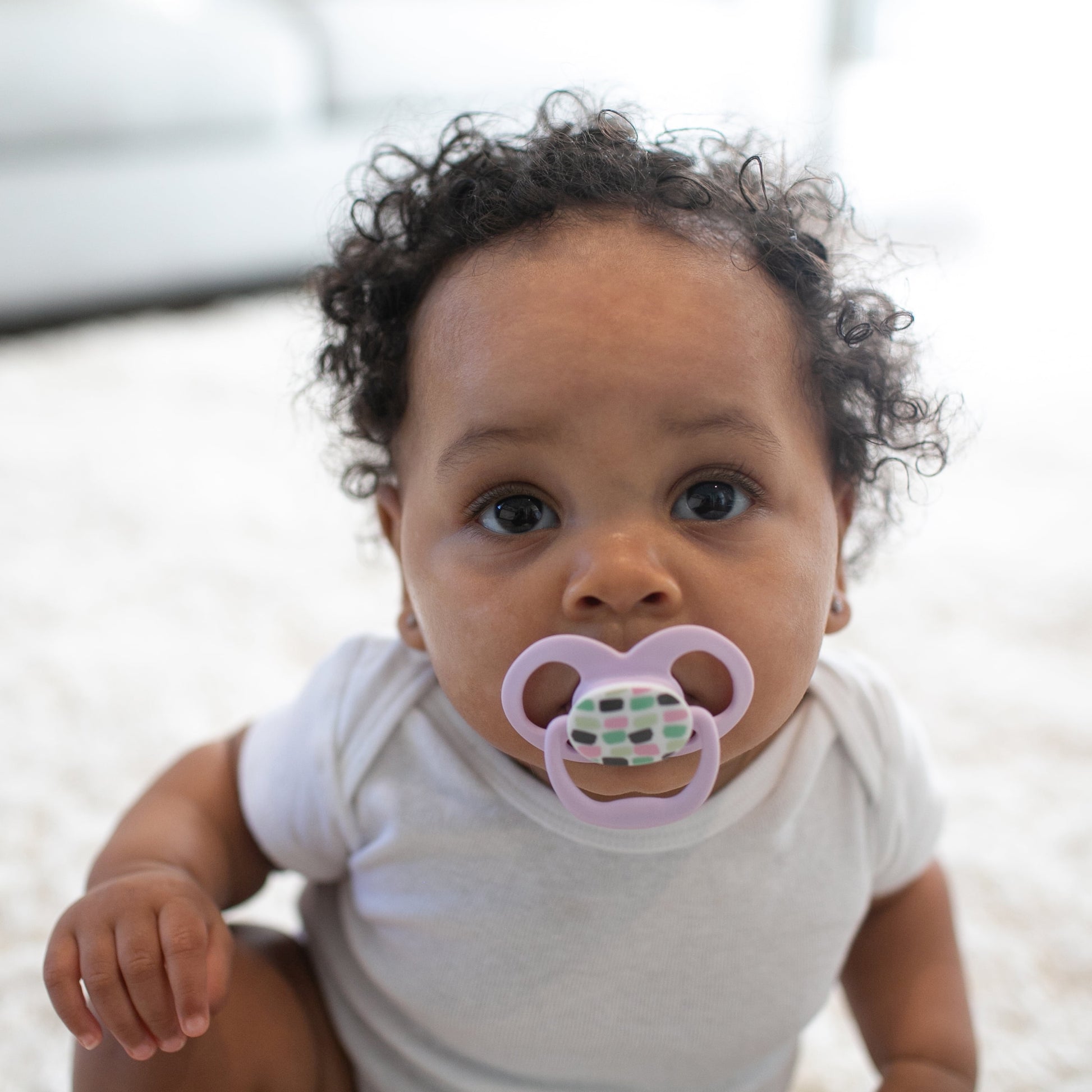 Advantage Baby Pacifier, Fully Symmetrical, Silicone Bulb, 6-18M, BPA Free, Squirrel/Glow, 4 Pack